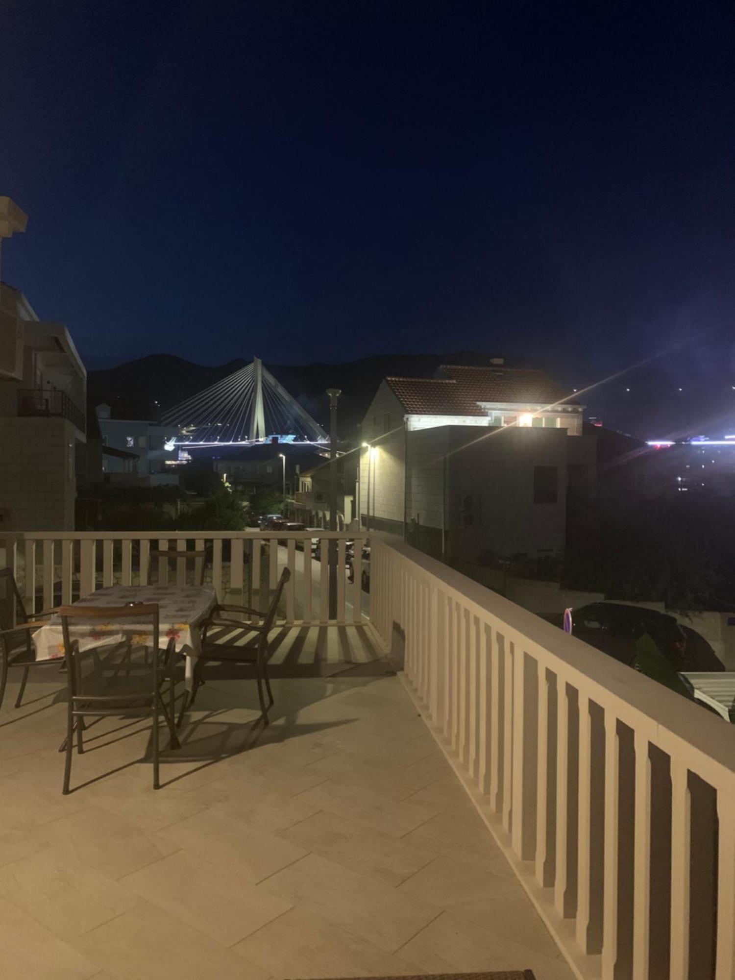 Aida Apartments And Rooms For Couples And Families Free Parking ドゥブロブニク エクステリア 写真